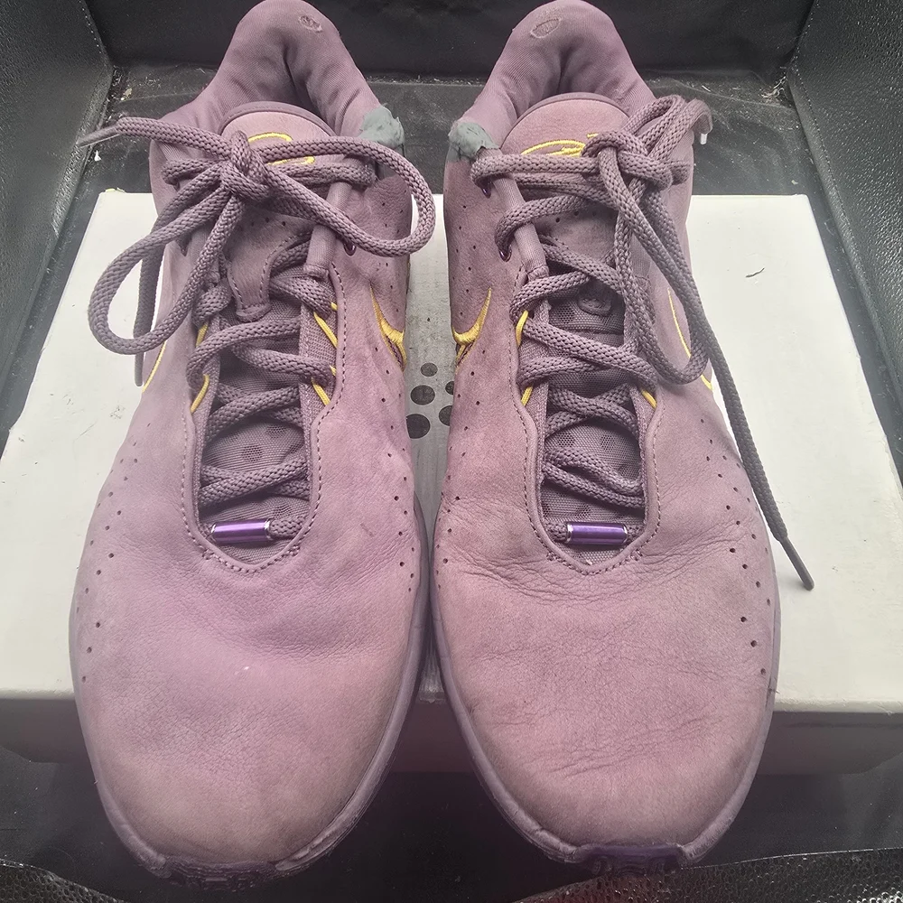 Nike Lebron James Purple Athletic Shoes with‎ Yellow Details Men Size 11